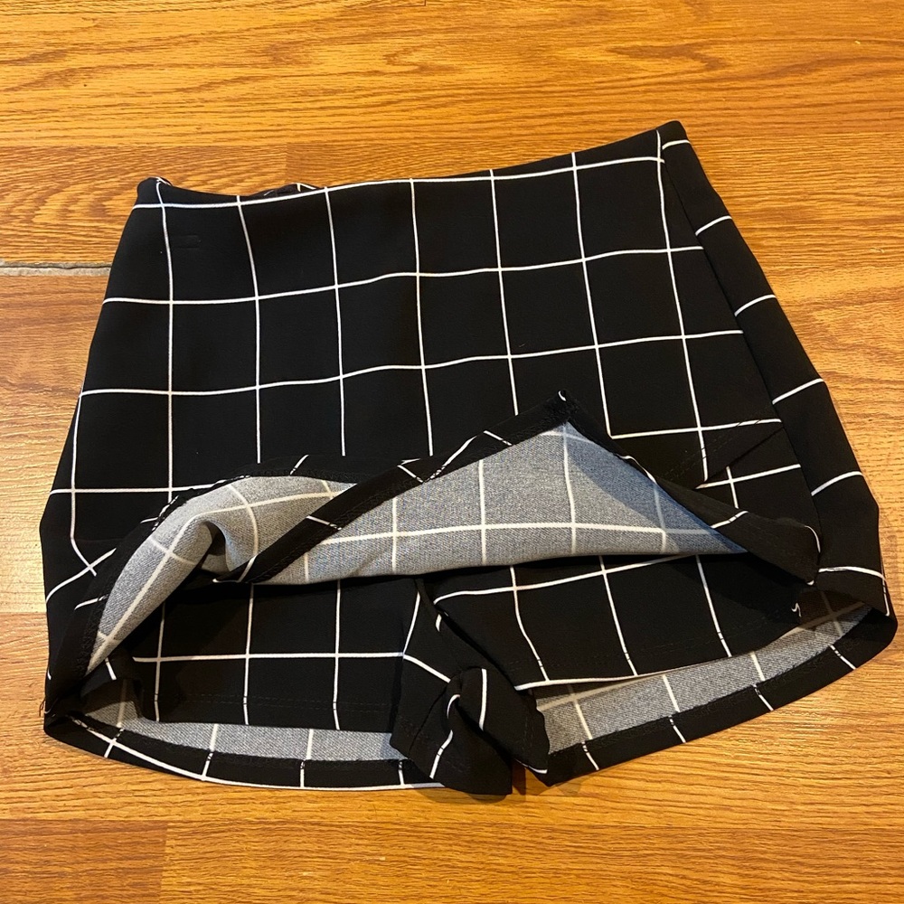Skort - Picture 2 of 4
